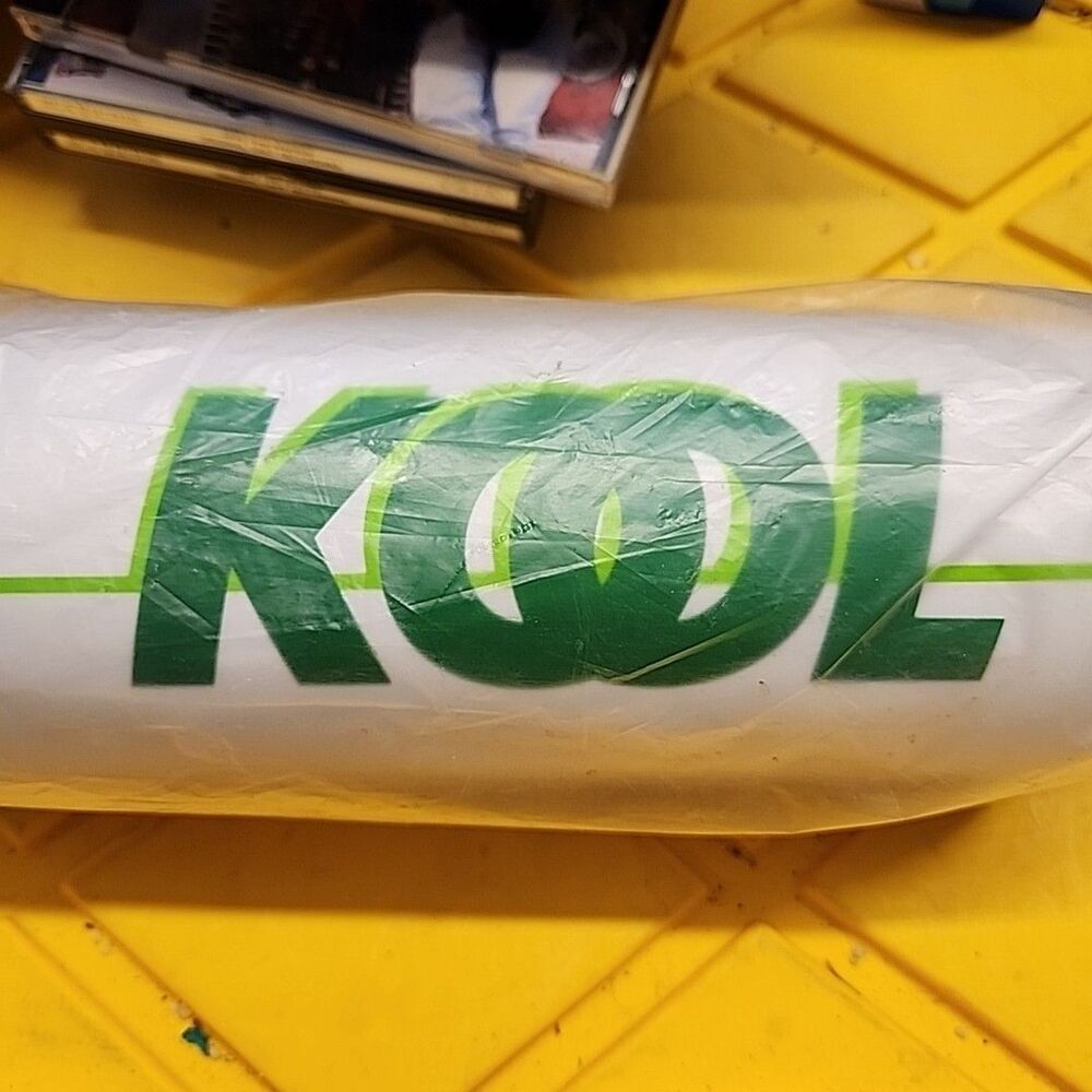 New Vintage Kool Water Bottle With Straw And Cap - Picture 2 of 3